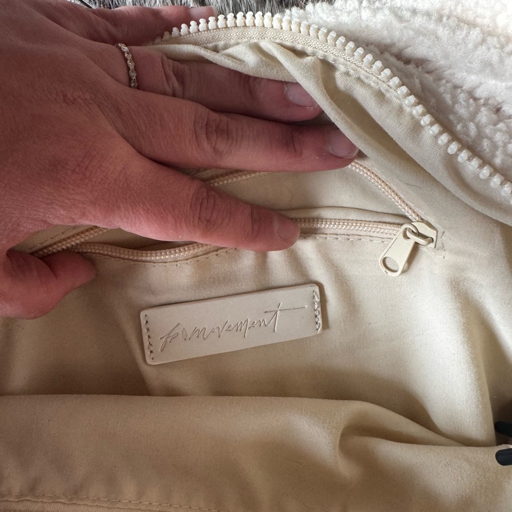 RARE Free People Sherpa Carry All Bag - Picture 4 of 5